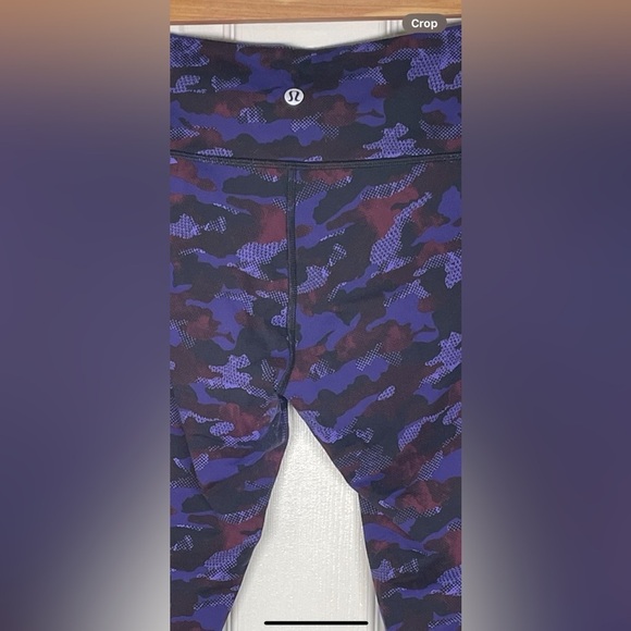Lululemon Wunder Under Crop (Hi-Rise) Purple Camo Size 10 - Picture 6 of 10